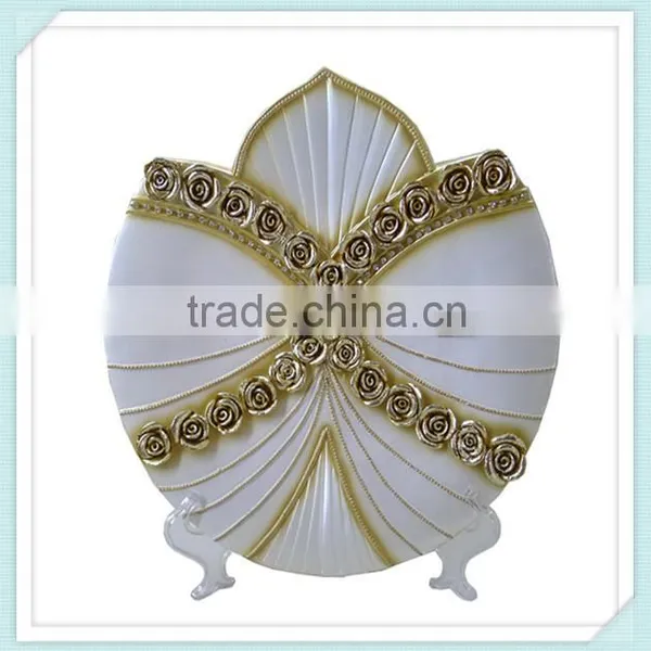 Beautiful Items Polyresin Table Decoration
