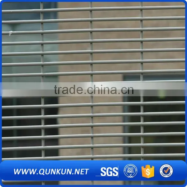 Brand New Cheap Q195 Dipped Galvanized 358 Welded Security Fence photo-4