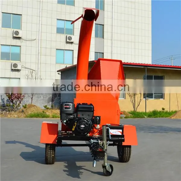 Briggs and Stratton Engine Wood Chipper Machiner TC4 With Trailer Hitch photo-5