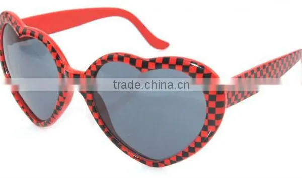 Checkered Heart Shape Sunglasses photo-5