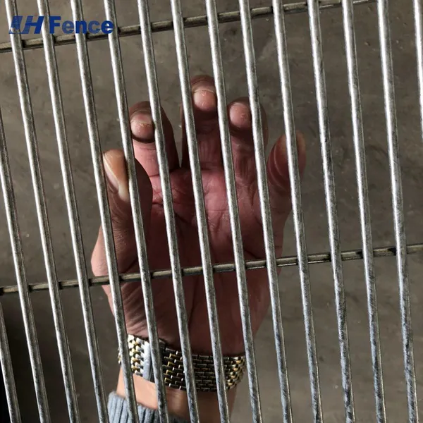 Galvanized Wire Mesh Roll Wire Fencing Anti Climb 358 Security Fencing photo-2