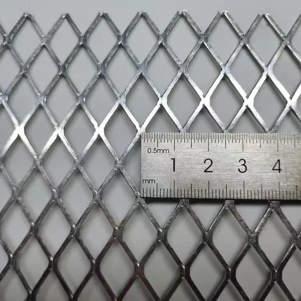 Easy Installation Diamond Hole Expanded Metal Steel Sheet Grating Fence photo-3