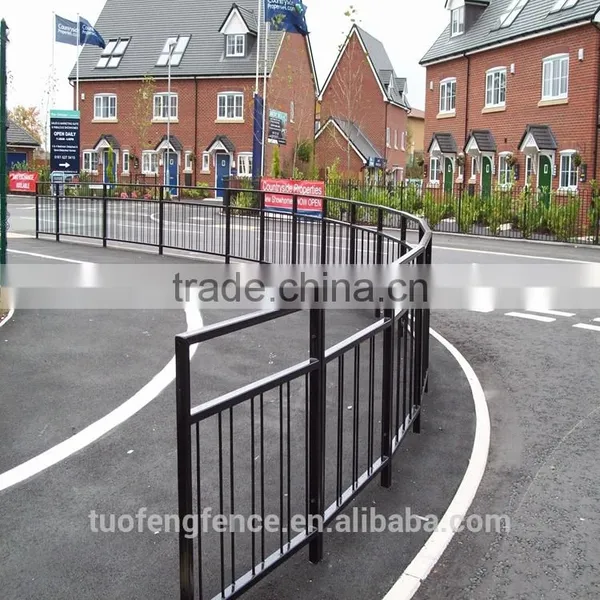 Custom Height and Colors and Easy Installation Pedestrian Fences and Barriers photo-2