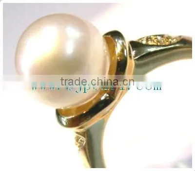 White South Sea Pearl and High Quality Gold Ring photo-2
