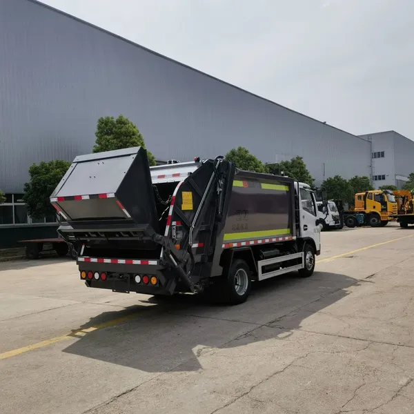 DFM Trash Compression Truck photo-2