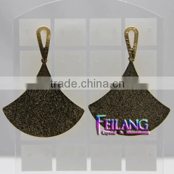Hotsale Refinement Two Color Fan-Shaped Earrings Chandelier Earrings photo-2