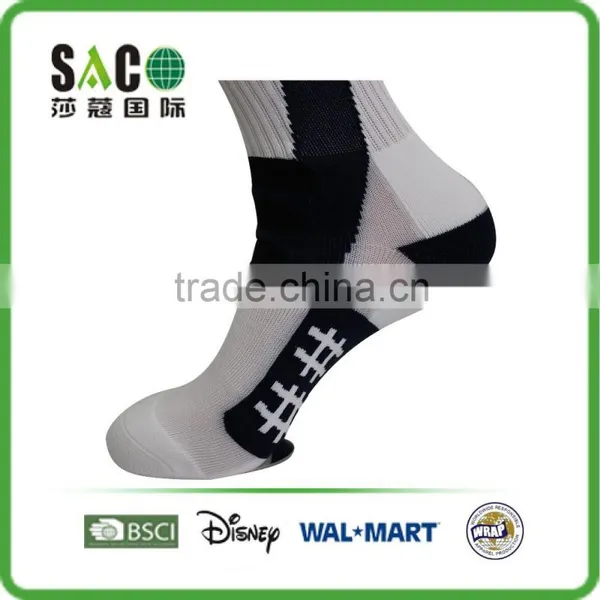 Well Pattern Black Coarse Drill White Nylon Sports Socks photo-2
