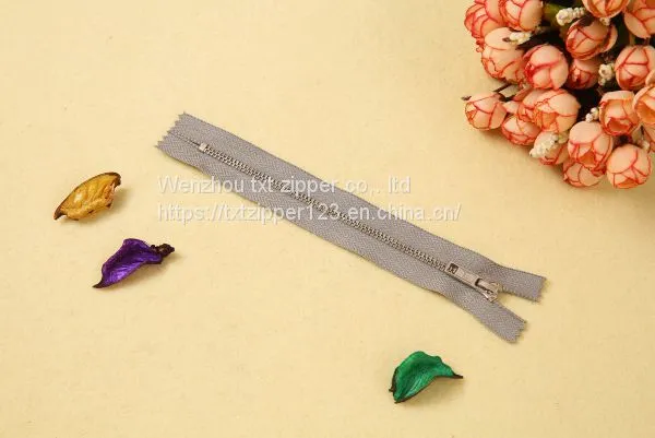 #3 #4 #5 #8 Metal Brass Zipper With Light Golden Platinum Teeth Close End photo-2
