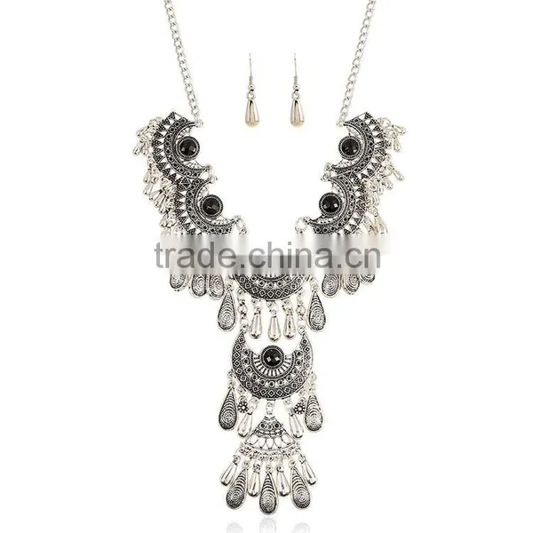 Vintage Flower Carved Hollow Bib Collar Droplets Pendant Gem Necklace Earrings Set photo-5