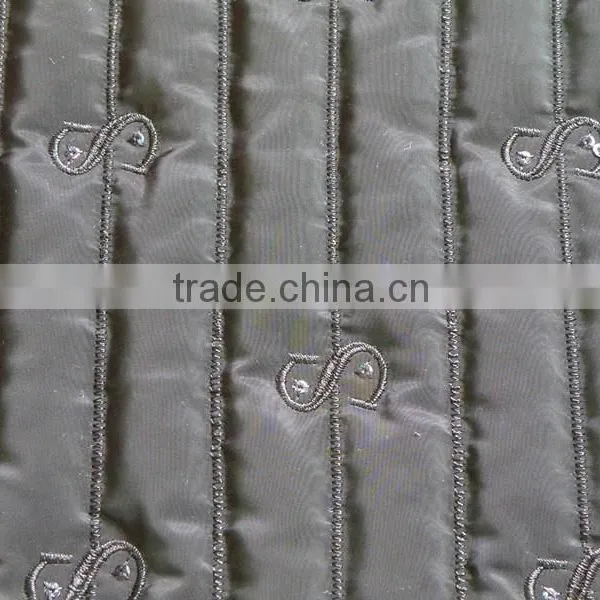 210T Waterproof Stripe Polyester Embroidered Thermal Padding Quilting Fabric China for Clothing photo-4