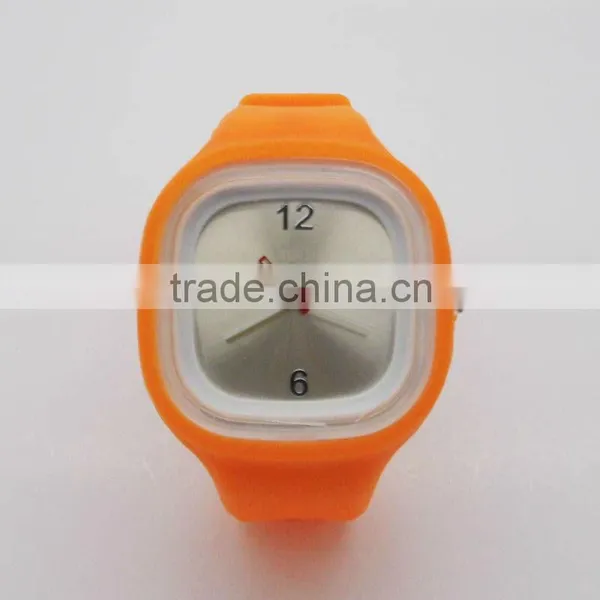 Cheap Popular Silicone Braclet Jelly Watches for Promotion