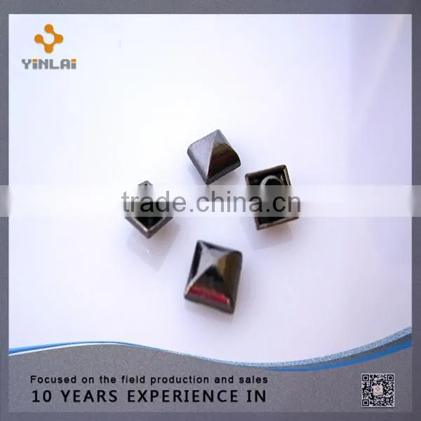 Factory Best Quality Fashion Pyramid Rivets Pyramid Studs photo-3