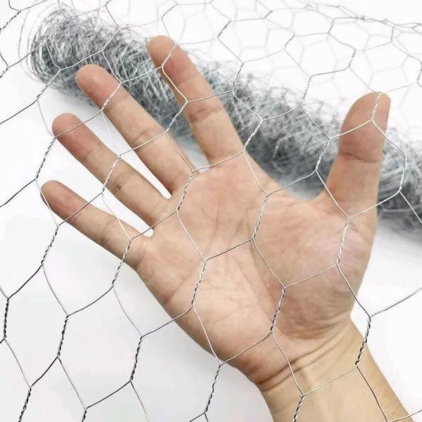 Hexagonal Wire Netting Roll Compliant With Standard Sizes 0.5m-2m Width photo-3