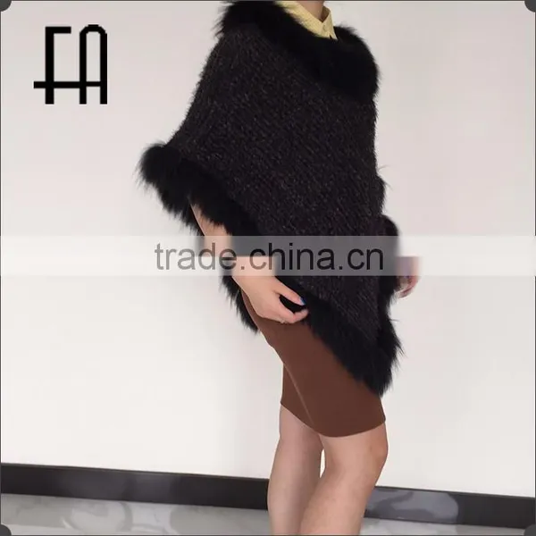 Factory Direct Wholesale Women's Knitted Raccoon Fur Trim Poncho photo-4