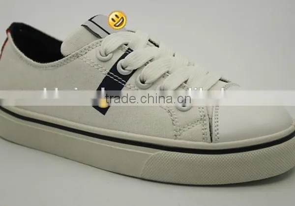 Latest Injection Shoes Canvas Shoes for Boy