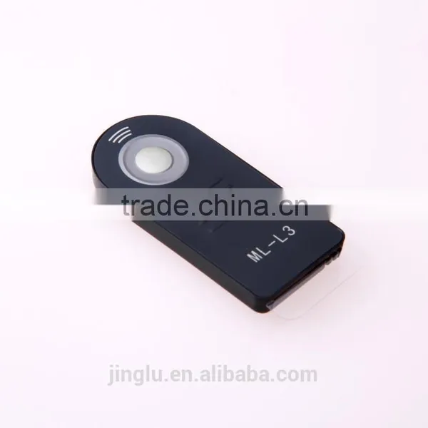 Battery Grip for Nikon D7000 as MB-D11 + 2 Battery Holders + ML-L3 photo-5