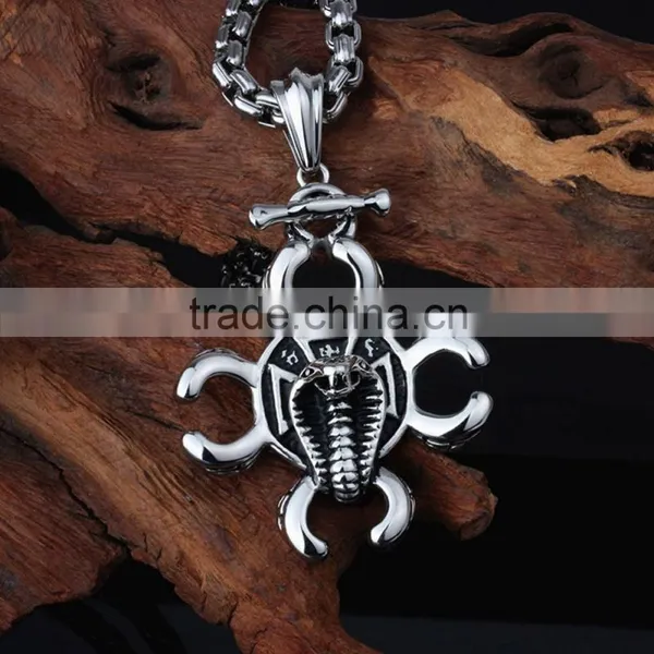 Unique Design Stainless Steel Snake Shape Charm Pendant