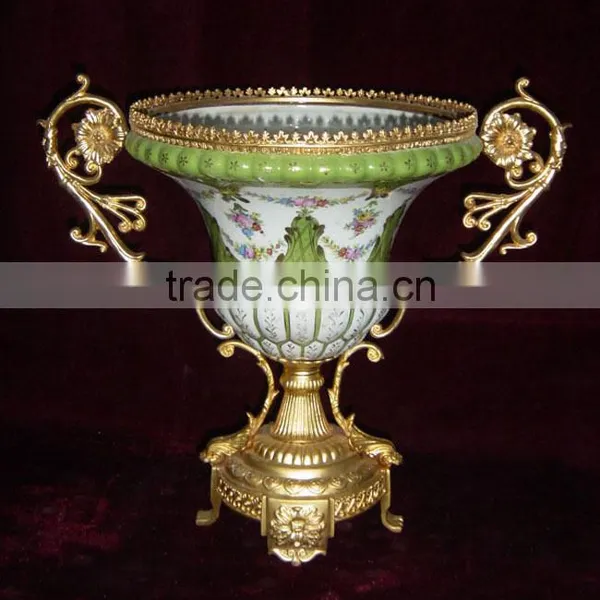 Floral Design Ceramic Fruit Bowl With Gilt Copper Mounted and Base photo-3