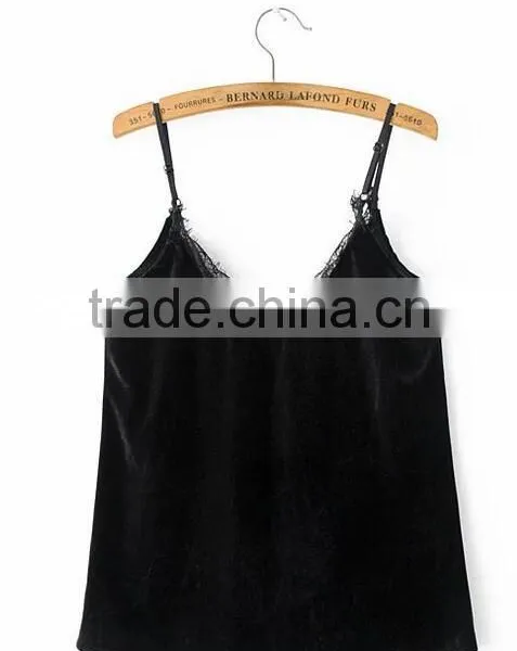 Runwaylover EY2361B Ladies Sexy Deep V-Neck Lace Crop Tops photo-3
