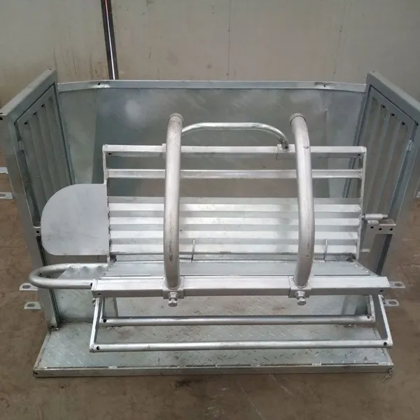 Professional Sheep Goat Rotatable Turnover Crate Handler Squeeze Chute Crush Catcher for Livestock Farm Treatment Equipment photo-4