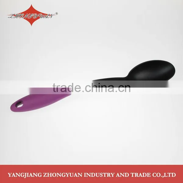 Kitchen Item Colorful Nylon Rice Ladle With Hole Handle photo-2