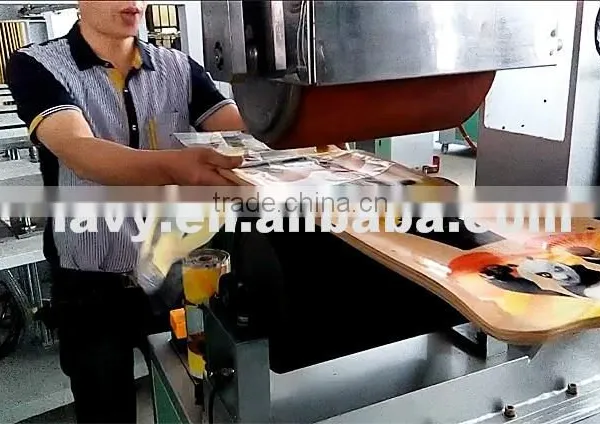 Colorful Patterns Plane Shaped Skateboard Printing Machine photo-3