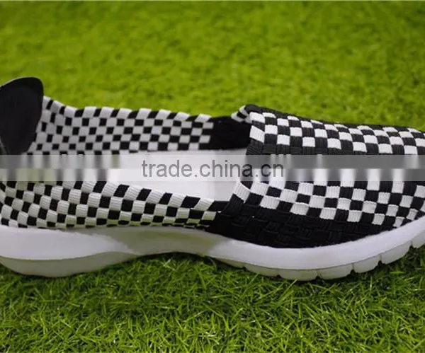 Classic Light Color Woven Slip-on Training Shoes photo-3