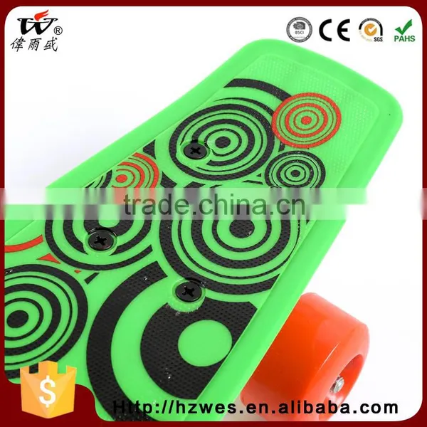 OEM 40kgs OEM PVC Wheels Fish Shape Skateboard for Kids photo-3