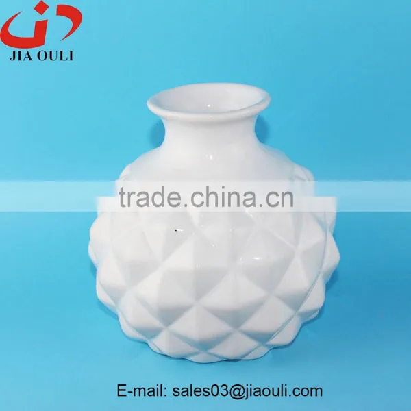 Chinese Home Decor Vase White Ceramic Pineapple Shaped Vase