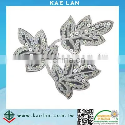 Custom Flower Design Sequin Embroidery for Garment photo-4