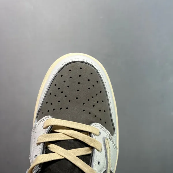 AJ1 Travis Scott x Air Jordan 1 Reverse Mocha Lightning Hook Low-top Cultural Basketball Shoes photo-5
