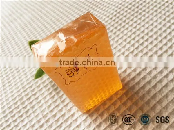 Daily Moisturizing and Whitening Soap With Honey Essence photo-5