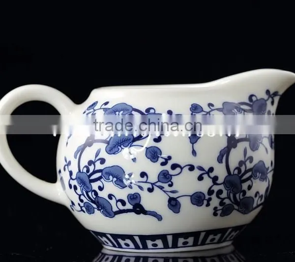 Ganoderma Lucidum Flower Porcelain Tea Pitcher