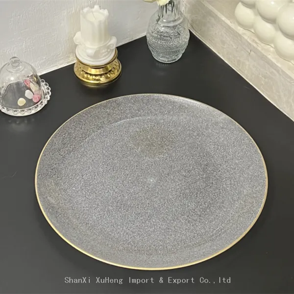 Cheap Wholesale Transparent Plastic Charger Plate With Gold Rim photo-2