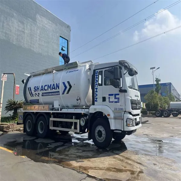 Export Haowo Front Four Rear Eight Cleaning and Suction Trucks Configuration Market for 33 Square Large Cleaning and Suction Trucks photo-2