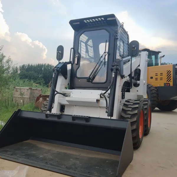 is Highly Maneuverable and Can be Easily Adapted to a Variety of Attachments, Allowing it to Perform U-turns in Place With Great Flexibility. photo-2