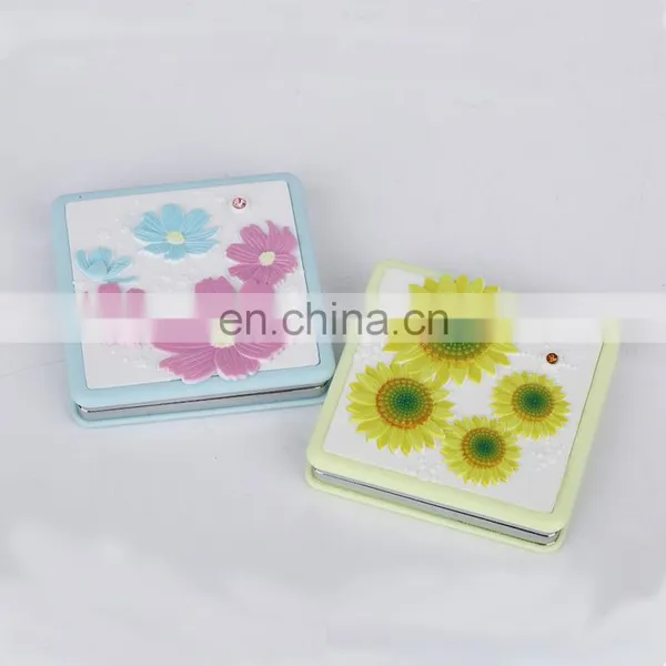 Wholesale Cheap Promotional Mini Plastic Folding Pocket Mirror photo-5