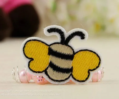 China Factory Price Latest White Cotton Patches Embroidery Textile photo-2