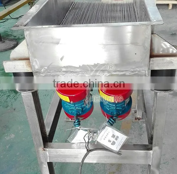 Light-type Stainless Steel Motor Vibrating Feeder photo-3