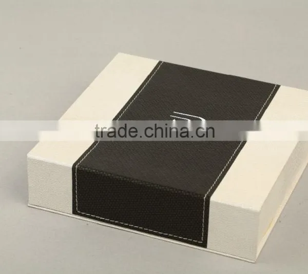 Handmade Jewelry Cardboard Box With Hot Stamping Fashion Designed photo-5