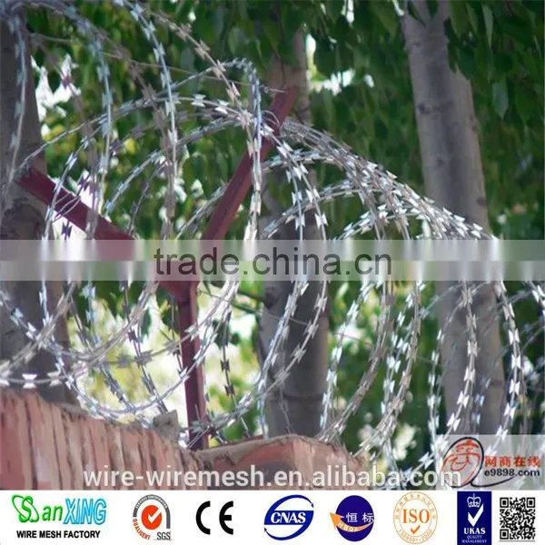 1.4mm*1.4mm to 2.5mm*2.2mm Galvanized Razor Barbed Wire--ISO9001:2000 photo-4