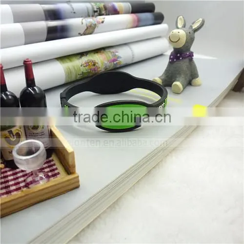 Cheap Rubber Silicone Bracelets With Debossed Logo Factory Audit photo-4