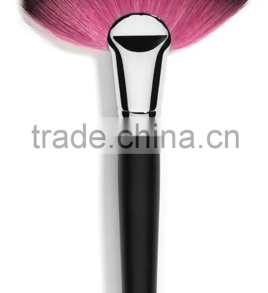 Synthetic Jumbo Fan Brush, Fan Makeup Brush Wholesale, Wooden Handle Large Fan Brush