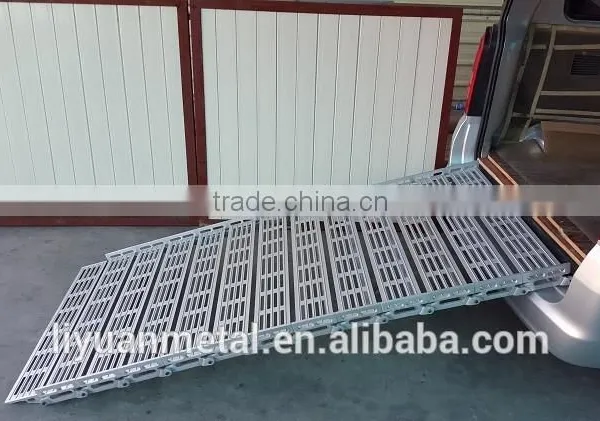 Aluminum roll ramp