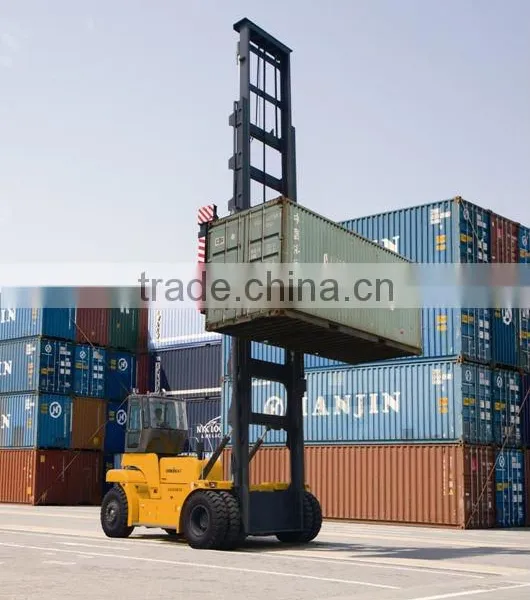 container reach stacker