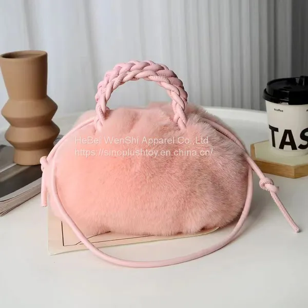 011Newly Arrived Small Plush Handbag High Quality Women's Popular Design Cloud Plush Purse Personality Girl Faux Fur Handbag photo-2