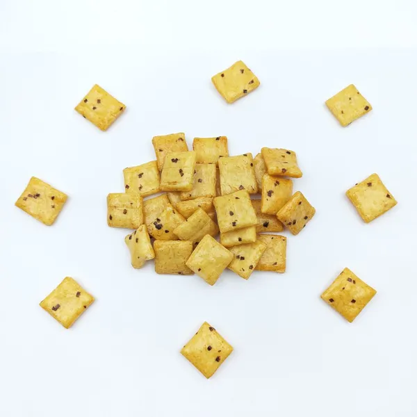 Healthy Non-fried Savory Chili Rice Cracker Squares BRC Halal Certified for Private Label OEM Service photo-4