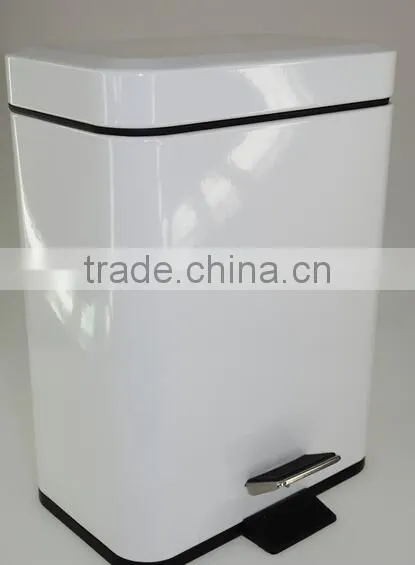 Colorful Metal Trash Can With Stainless Steel Pedal photo-4