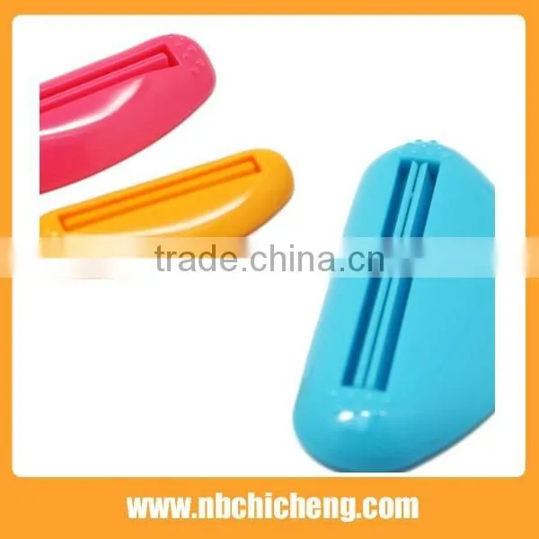 3pcs Promotional Plastic Mini Toothpaste Squeezer Dispenser photo-2
