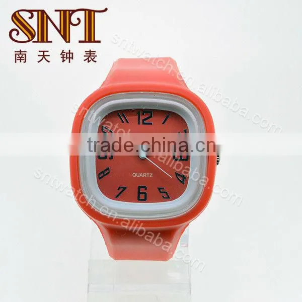 SNT-SI026B Silicone Watch Sport Watch Quartz Watch Classic Quartz Wrist Watch